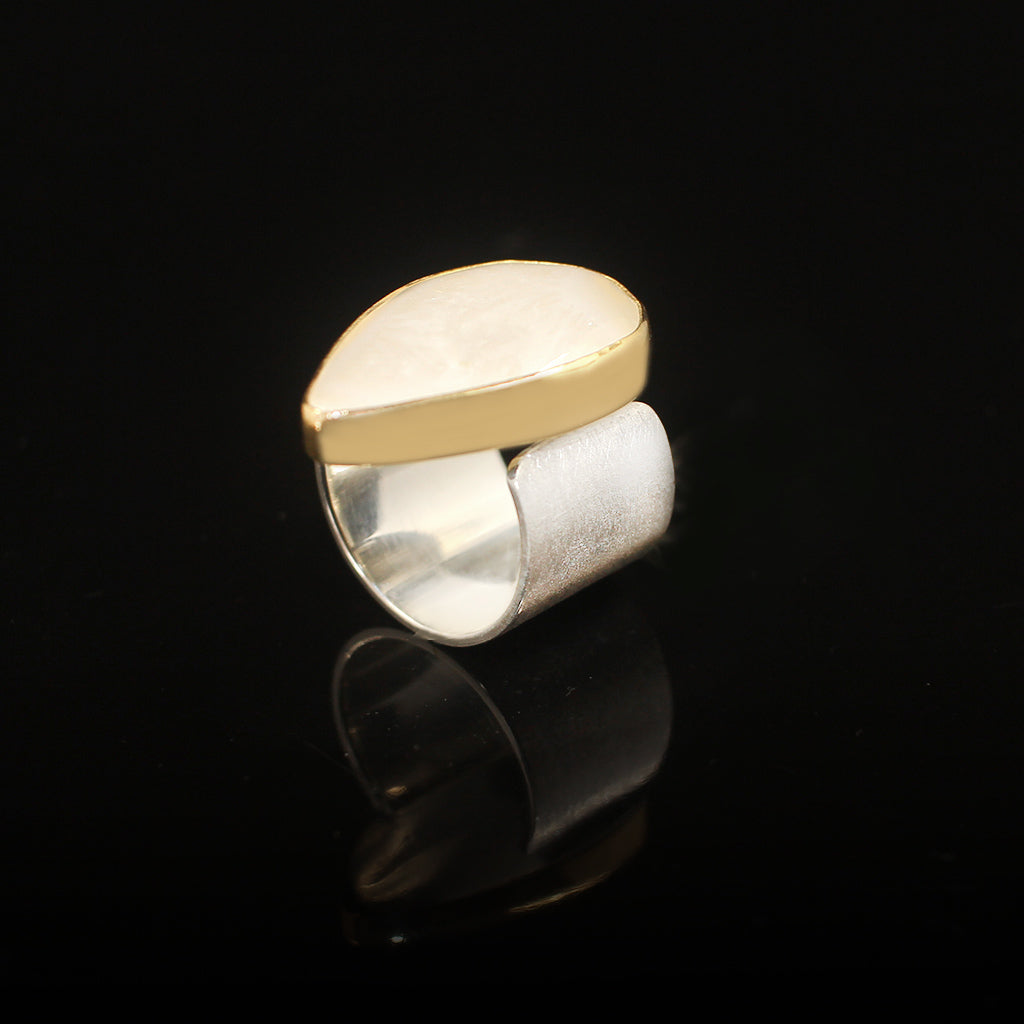 White Howlite 18k Gold-Plated Brass Bracelet | Moon Stone 18k Gold-Plated Necklace | Moon stone Gold-Plated Silver Ring | Yakubu Design | Image 6
